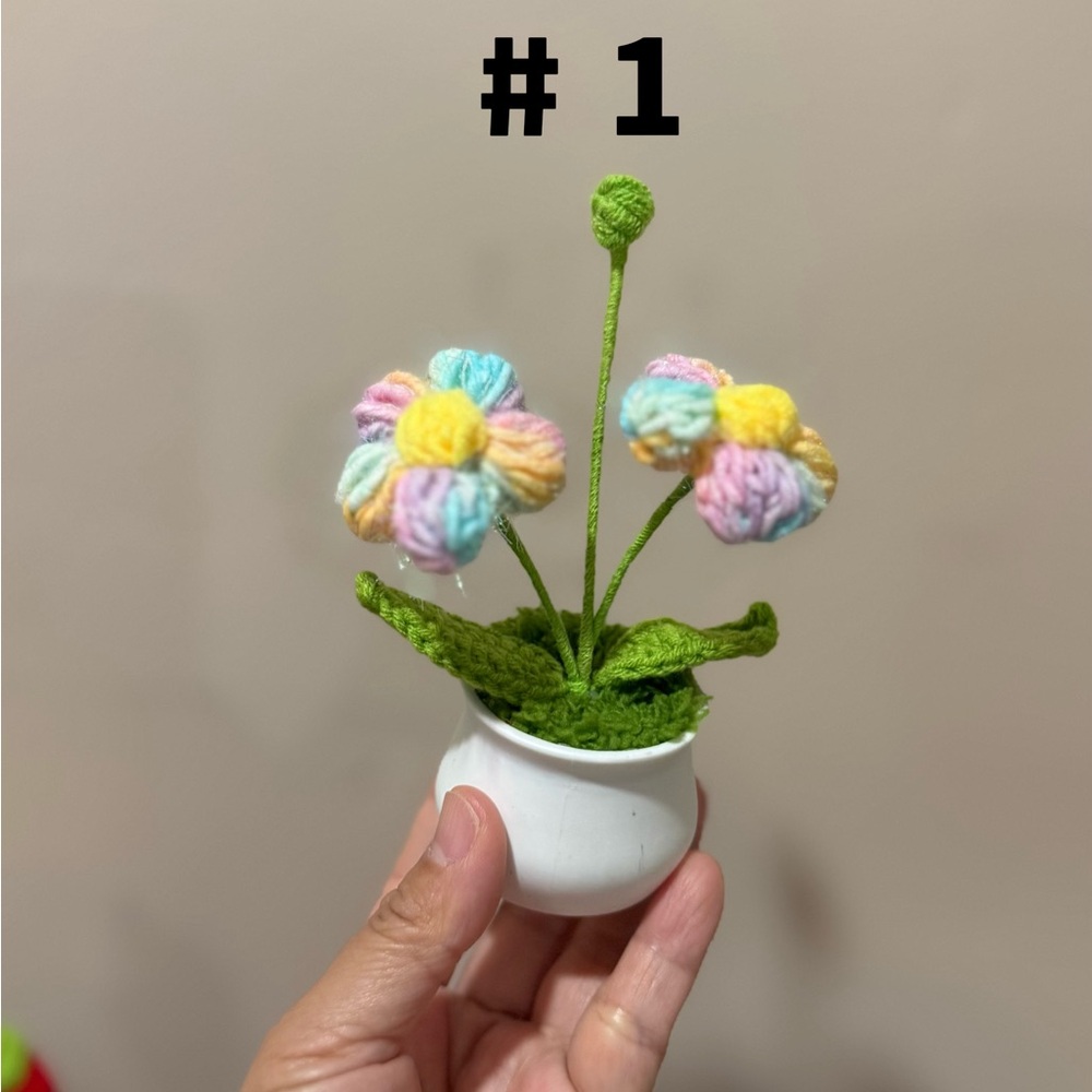 🧶Handmade Cute Mini crocheted potted flowers